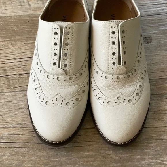 VIONIC Hadley Wingtip Oxford EUC - Picture 2 of 8